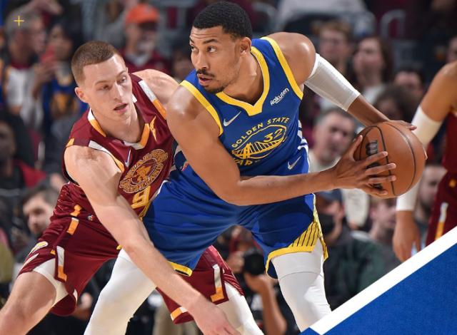 开云体育入口-勇士防守崩盘险些翻车 库里续写疯狂目标最佳防阵