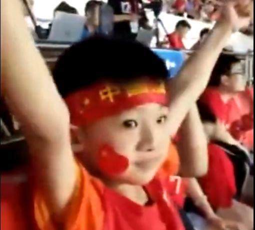 开云体育app官网-足球从娃娃抓起!围观隔壁国家小朋友们的足球周末