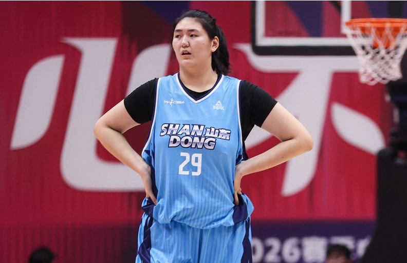 开云体育app官网-大争议！张子宇3中3仅5分钟被弃用 卡特44+9+7逆转山东女篮