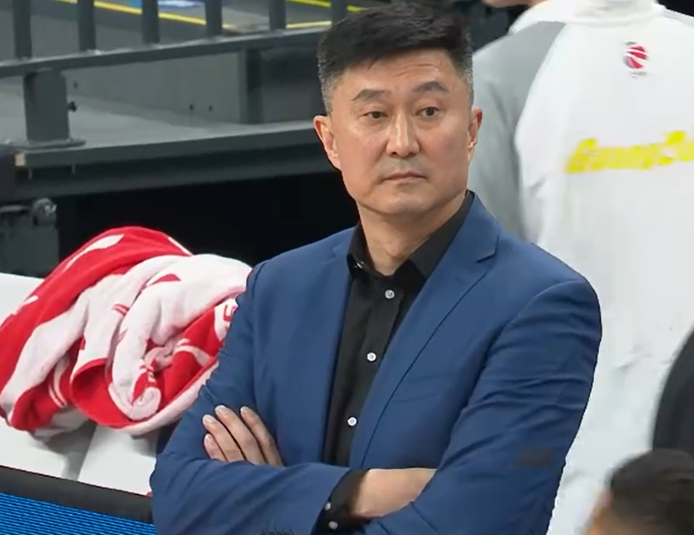 开云体育入口-零下5度！广东队抵达呼和浩特，杜锋想要赢上海，需要用好3人